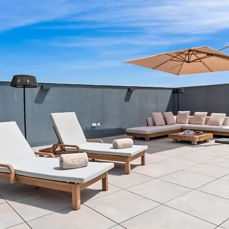 アパート Pure Oasis - Luxury Penthouse エステポナ