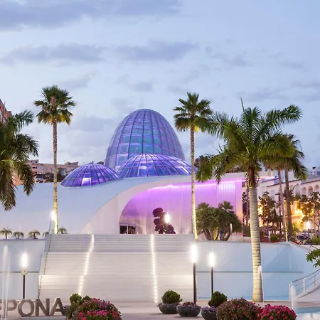 アパート Pure Oasis - Luxury Penthouse エステポナ