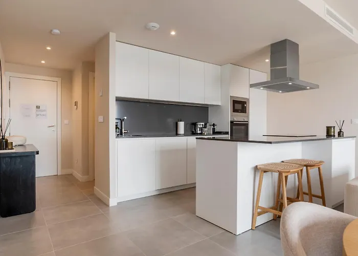 Pure Oasis - Luxury Penthouse *